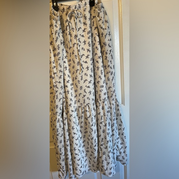 Scoop Women’s Lightweight Tier Maxi Skirt With Tie Waistband Size Medium NWOT! - Picture 3 of 11